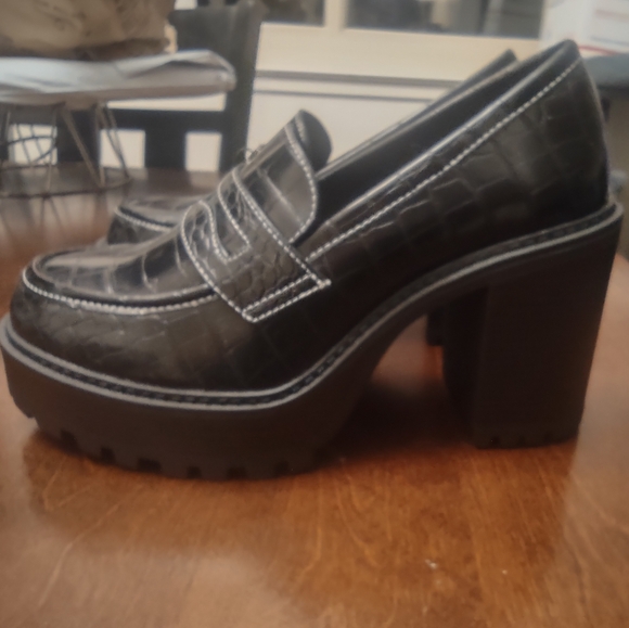 Torrid Black Chunky Heel Loafers - Picture 4 of 8